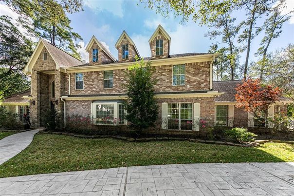 Exterior, Facade, Brick Facade, Georgian