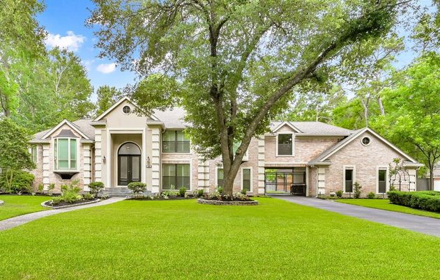 Backyard, Exterior, Facade, French Provincial