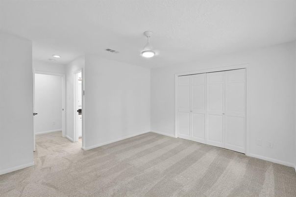 Empty room, Interior, Recessed Lighting