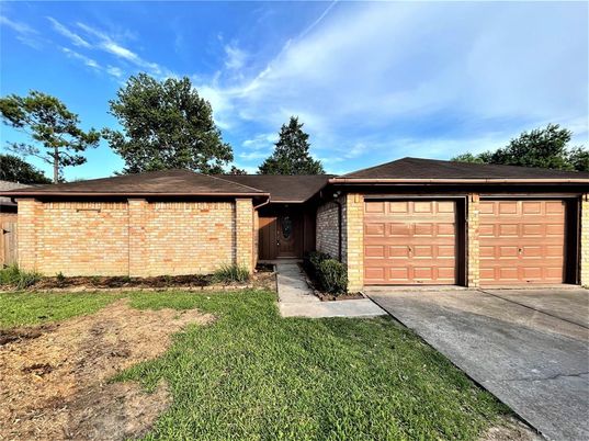Attached, Exterior, Facade, Brick Facade, Ranch