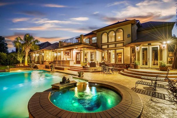 Exterior, Pool