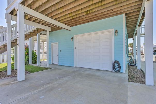 Detached Garage, Exterior