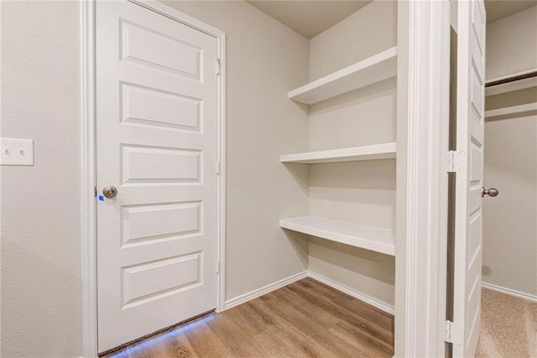 Interior, Walk-in Closets, Wood Texture Flooring