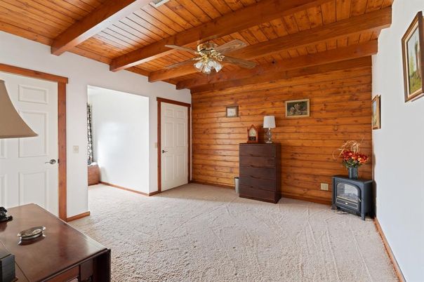 Empty room, Interior, Wooden Beams, Wooden Ceilings, Wooden Walls