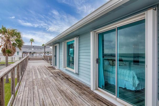 Exterior, Wood Texture Flooring