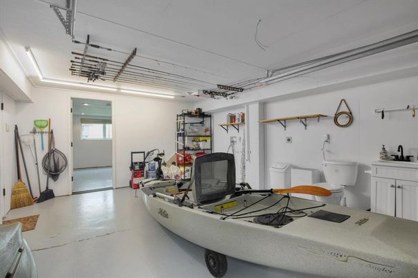 Garage, Interior