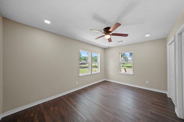 Empty room, Interior, Recessed Lighting, Wood Texture Flooring
