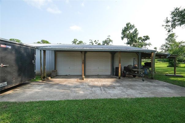 Backyard, Detached Garage, Exterior