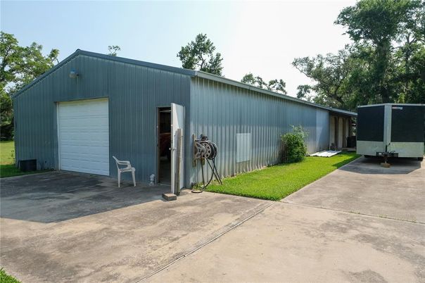 Detached Garage, Exterior