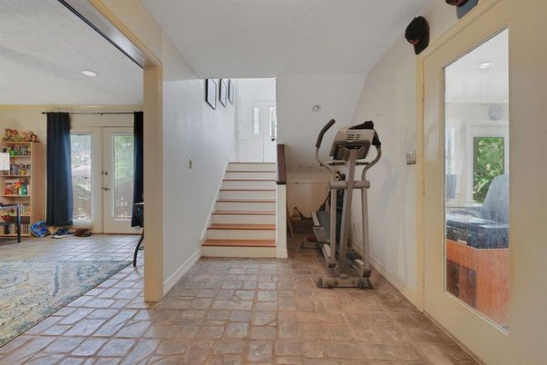 Fitness Equipment, Interior, Recessed Lighting