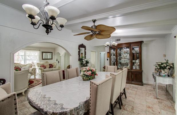 Chandelier, Dining room, Interior, Living room