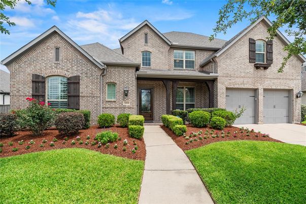 Attached, Exterior, Facade, Brick Facade, Brick Traditional