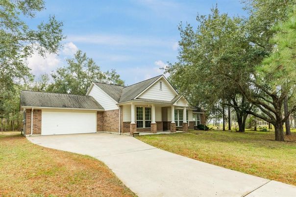 Attached, Backyard, Exterior, Facade, Brick Facade, Ranch