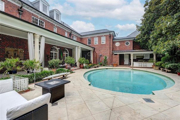 Exterior, Pool