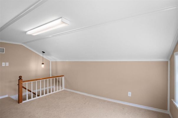 Empty room, Interior, Pendant Lights