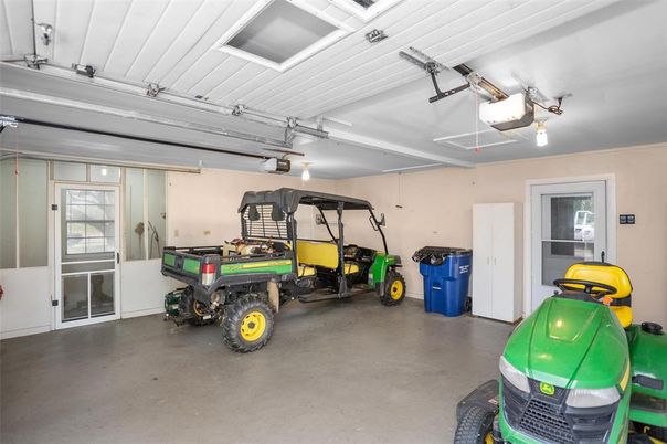 Garage, Interior