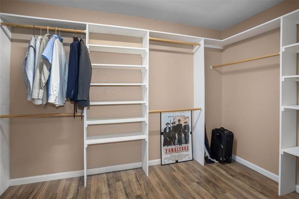 Interior, Walk-in Closets, Wood Texture Flooring