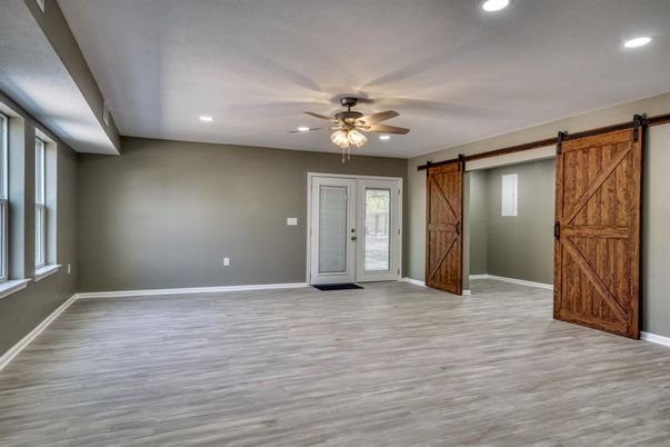 Empty room, Interior, Recessed Lighting, Wood Texture Flooring