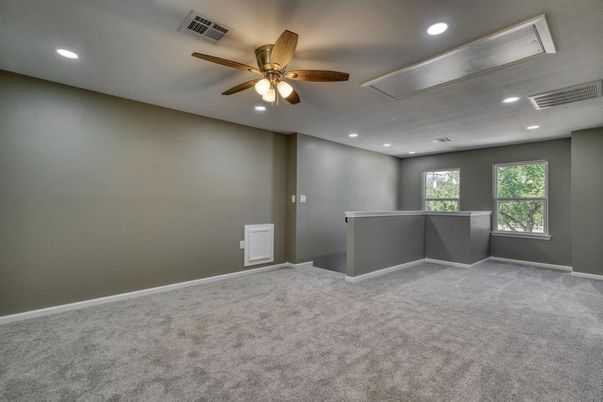 Empty room, Interior, Recessed Lighting