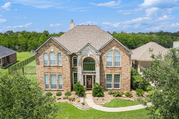 Exterior, Facade, Brick Facade, Brick Traditional