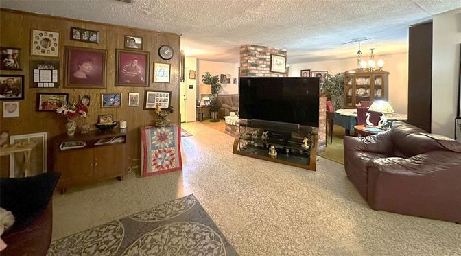 Chandelier, Interior, Living room