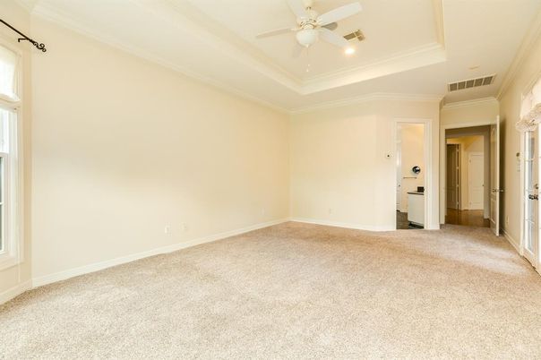 Empty room, Interior, Recessed Lighting
