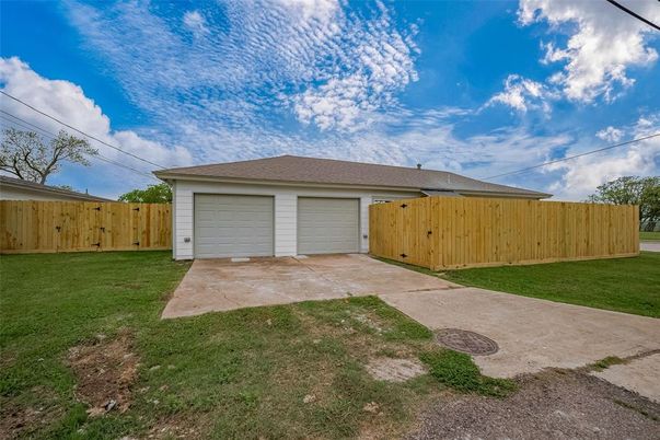 Backyard, Detached Garage, Exterior