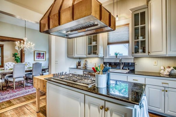 Chandelier, Dining room, Interior, Kitchen, Wood Texture Flooring