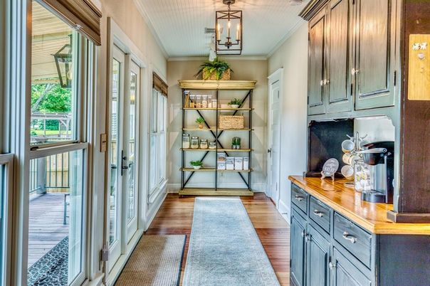 Interior, Pendant Lights, Wood Texture Flooring
