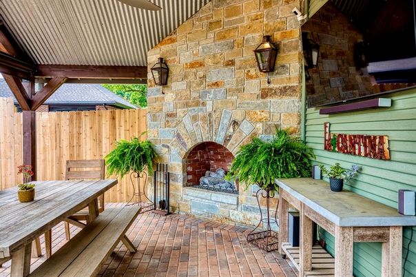 Exterior, Fireplace