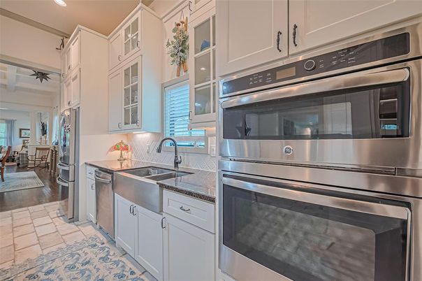 Dining room, Interior, Kitchen, Stainless Steel Appliances, Wood Texture Flooring