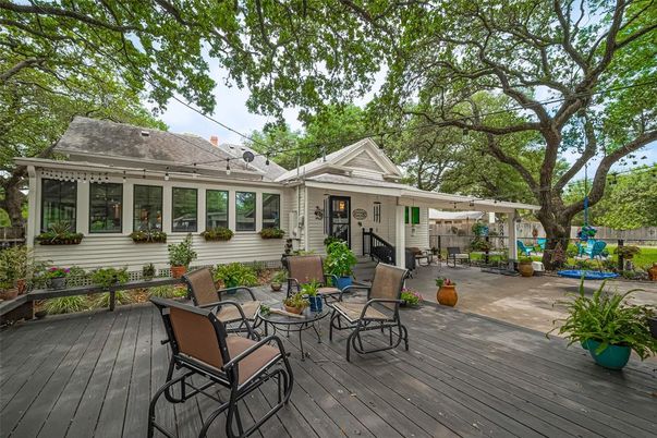 Backyard, Exterior