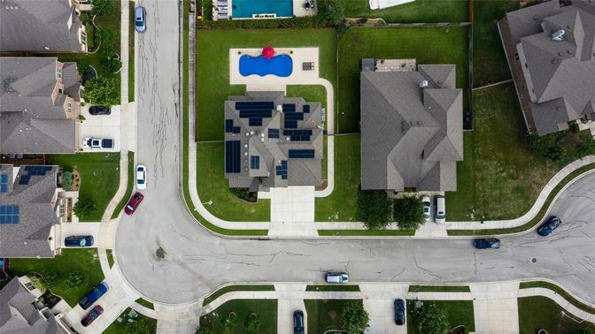 Exterior, Drone