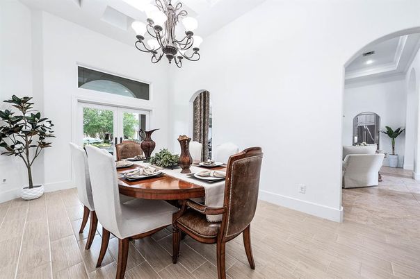 Chandelier, Dining room, Interior, Recessed Lighting, Wood Texture Flooring