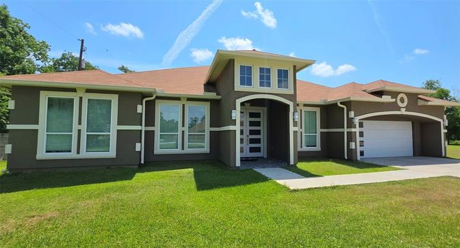 Attached, Backyard, Exterior, Facade, Ranch