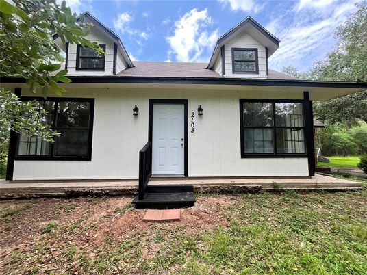 Exterior, Facade, None