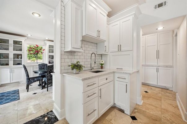 Dining room, Interior, Kitchen, Recessed Lighting