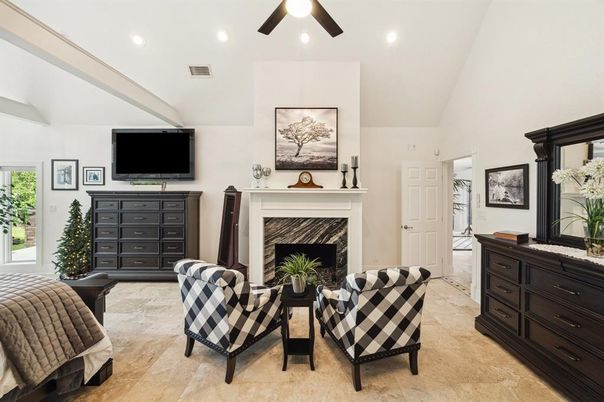 Fireplace, Interior, Living room, Recessed Lighting