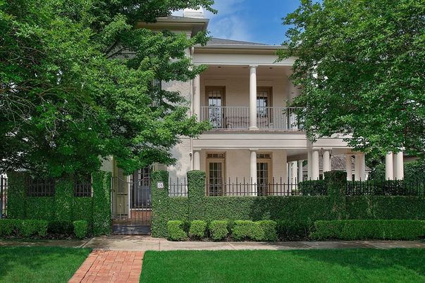 Backyard, Exterior, Facade, American Foursquare