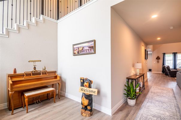 Interior, Piano, Recessed Lighting, Wood Texture Flooring