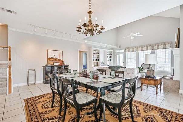 Chandelier, Dining room, Interior, Living room
