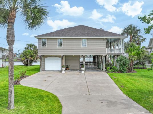 Attached, Backyard, Exterior, Facade, Split Level