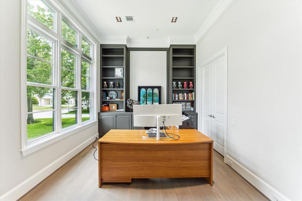 Home Office, Interior, Recessed Lighting, Wood Texture Flooring