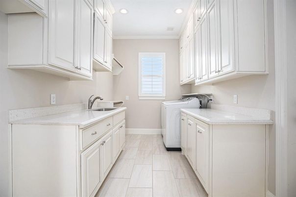 Interior, Kitchen, Recessed Lighting, Washer