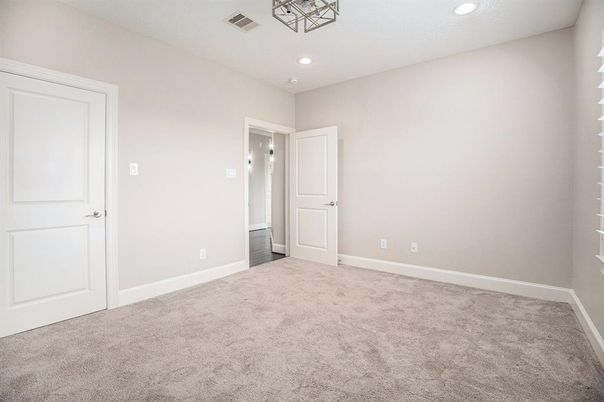Empty room, Interior, Recessed Lighting