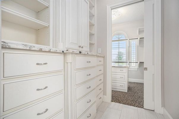 Interior, Walk-in Closets