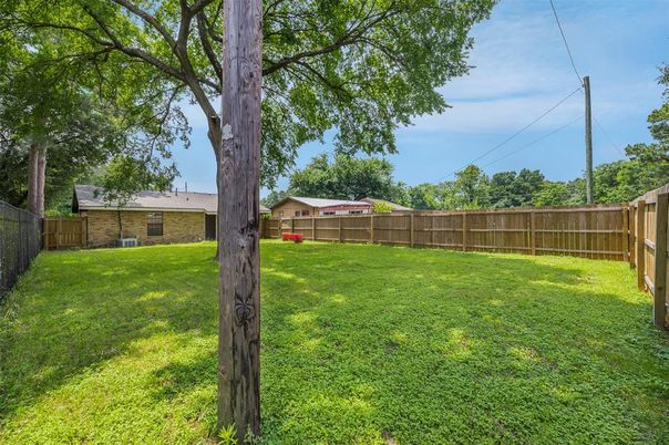 Backyard, Exterior