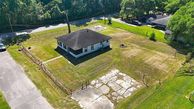 Exterior, Drone