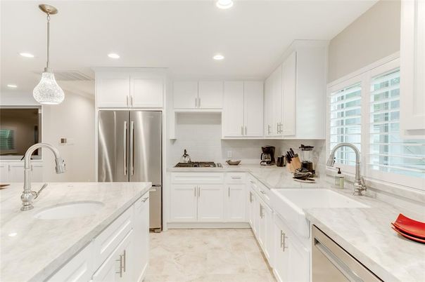 Interior, Kitchen, Pendant Lights, Recessed Lighting, Stainless Steel Appliances
