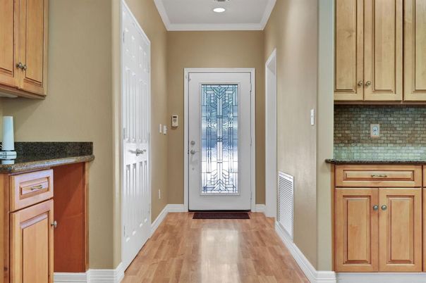 Interior, Recessed Lighting, Wood Texture Flooring